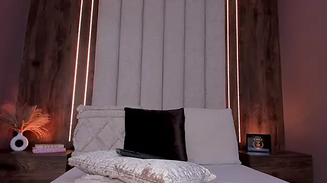 LucySalvatore_ - SEXY DANCE TWERKING