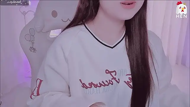 Hen-1m52 - a happy day