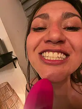 Magenta_Moon - Show de aceite (Show oil) 😋