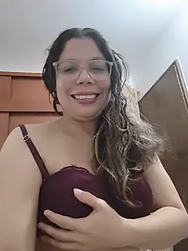 Carliina_Soussa - Mostrar cuerpo , vagina tocándose