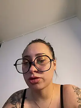 Queenlo_xxx - gagne 2 vidéos très HARD💦