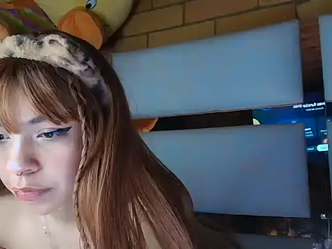 CrystalEvee - Show my beautiful ass in doggy💕