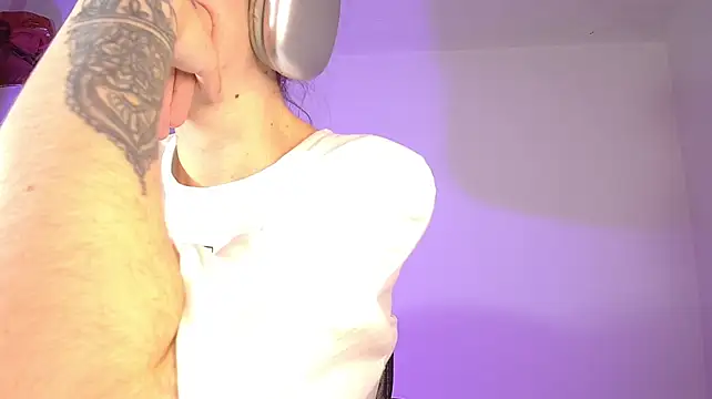 Sara_lee01 - Sensual dance + close-up teasing