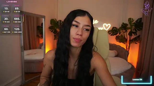 FataleNellie - naked fashion show