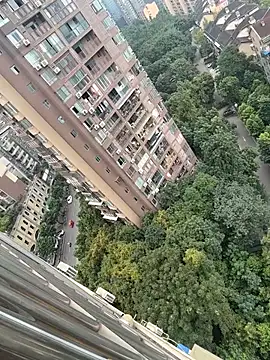 Love-yiyi - 全裸脱衣跳舞5分钟