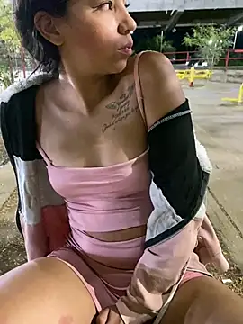 Broken_Latina_Whores_JE - Open ass in the street 🥰🥵