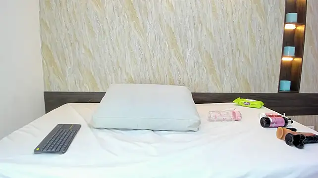 Megan_slate - 🔥Stimulate pussy with Domi
