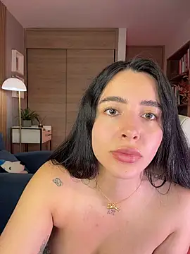 Alessia-miller_ - Boobs free and spit them