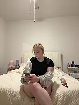 AnnieAscott - slap pussy and rub it👅
