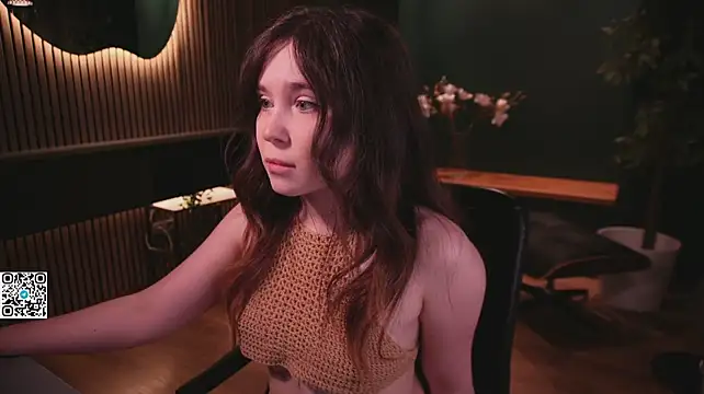 Llina_gloww - squeezee my tits+ massage them