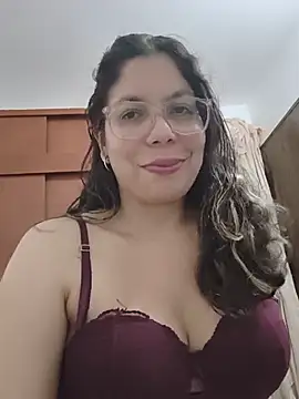 Carliina_Soussa - Mostrar cuerpo , vagina tocándose