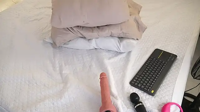 Alannadumont_