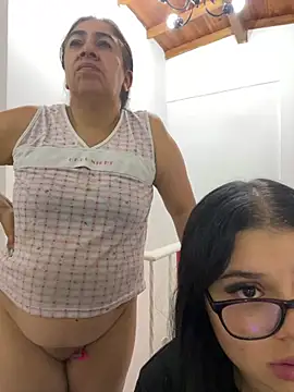 Alissonfernandez_ - Nana rubs her pussy🤫😵