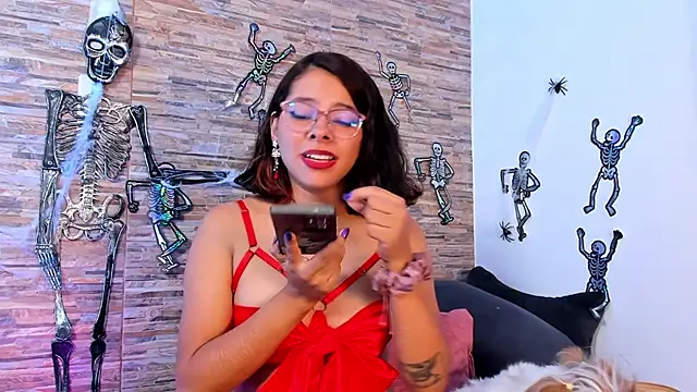Nath_redrex - show boobs + nipple play
