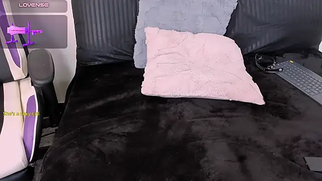 MilaVelour - 🍑 4 Fingers up the ass + Small Buttplug
