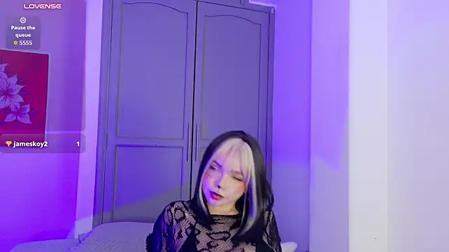 MegganneWalker - STRIPTEASE WITH SEXY DANCE