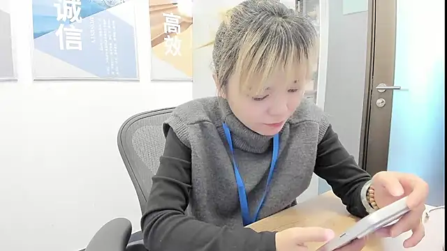KKMM168 - 完成目标上空打电话，不完成目标不下播