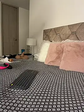 Iam_Annii - ride my pillow