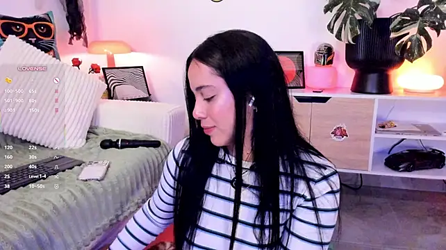Gigi-bom - naked and dildo in pussy