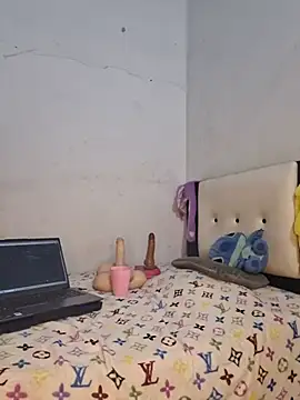 Alannys19 - Oiled and spreading ass clouseup