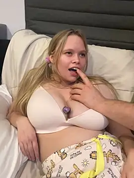Sweetdivide - Facefuck and cumshot outside