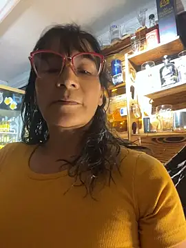 _Pamela04 - 2 fingers in the ass hole in the bar