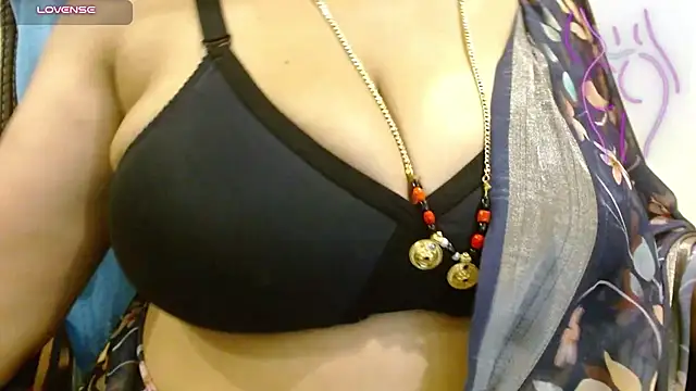 Telugu_pillapreethi - spank boobs with oily boobs