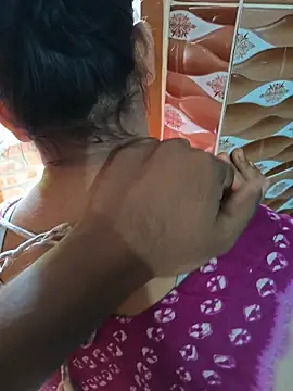 Younger_Couples - boobs show