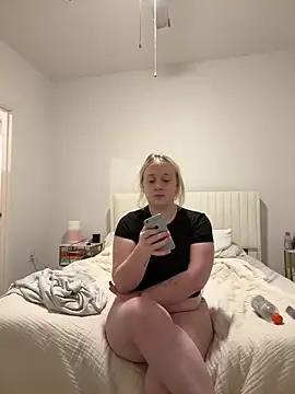 AnnieAscott - droll on tits and dildo in middle 🥵
