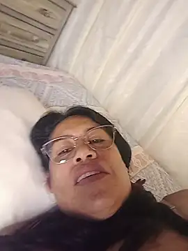 Emilif_ - squeeze tits 🍒