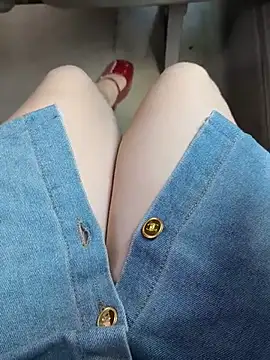 Mina-02 - Mischief on the bus