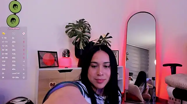 Gigi-bom - naked and dildo in pussy