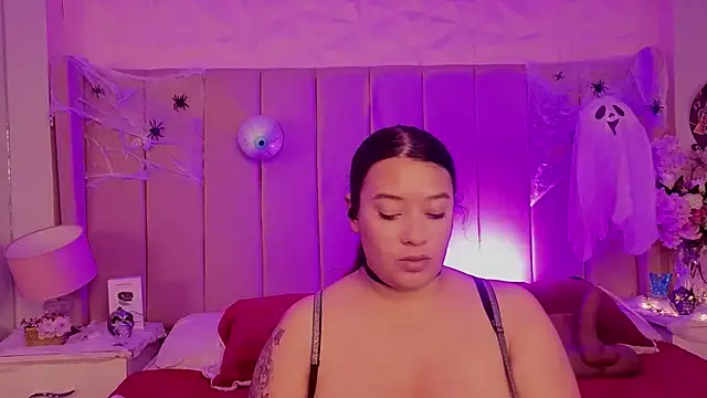 MollyBigBoobs12 - surpise me and make my night 😍