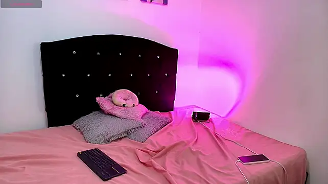 Sara__Velvet - Full Naked x 5 min