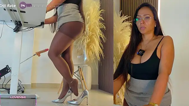 Lulu_072 - @ FUCK DILDO ON THE DESK+ASS FINGER