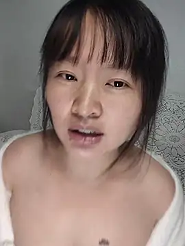 Xiaokeai2026 - 开始有些放不开，需要哥哥调教