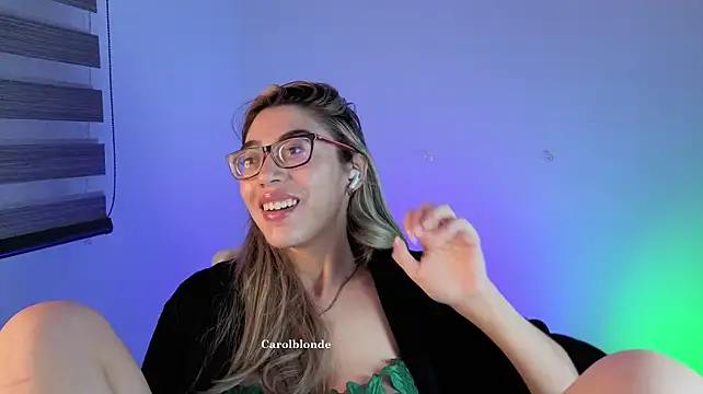 Carolblonde - Show flash tits