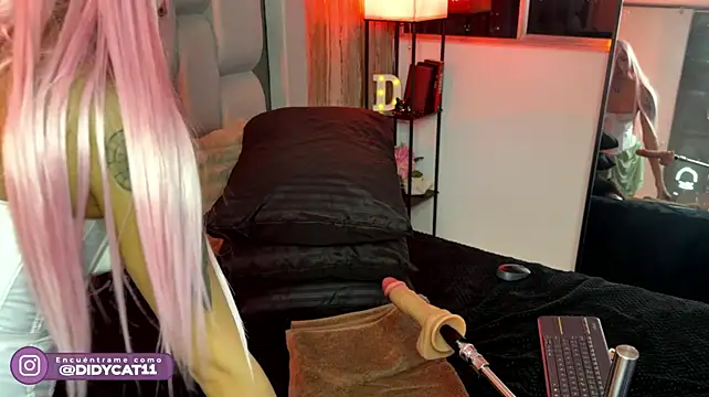 MarianaBranzz - 5 min control with my domi on the clitor