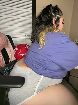 Tillymarie - Oil and twerk