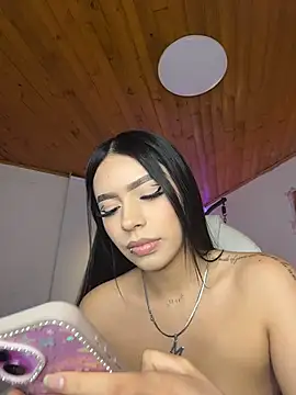 Karina_pink19 - control toy and zoom pussy 😍
