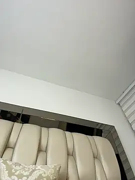 ALISSON_FOXXX1 - domi inside in pussy