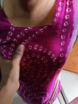 Younger_Couples - boobs show