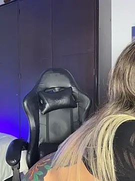 Eva_Jagger - Fingering pussy in doggystyle