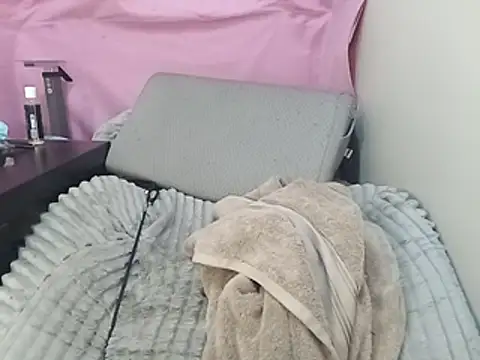 Boringbabe - Suck titty