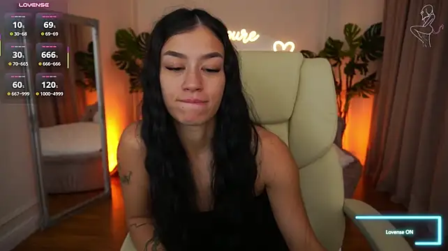 FataleNellie - naked fashion show