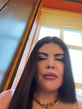 AmelliaDiamond - Slup naked boobs +pussy in cafe