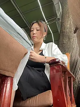 Lola666999 - 户外茶楼玩刺激，完成任务现场露胸上乳夹