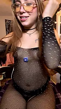 MissHoney710 - 1 finger in my ass 🍑