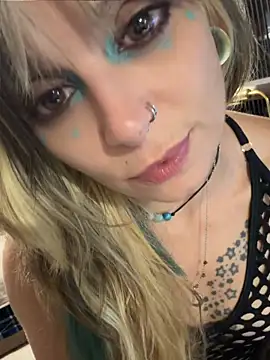 ZeelaXoXo - Skirt off!!!