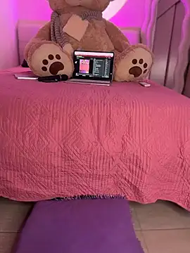 MaiahDolls - cream on my ass